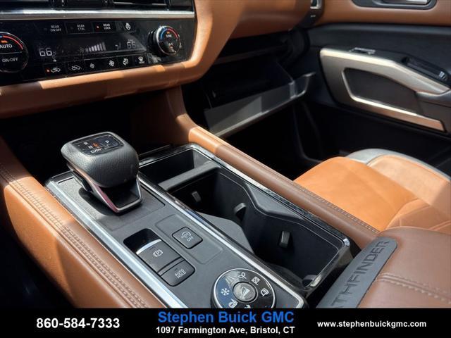 Photo of 2022 Scarlet Ember Tintcoat/Super Black Nissan Pathfinder