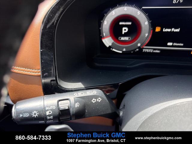 Photo of 2022 Scarlet Ember Tintcoat/Super Black Nissan Pathfinder