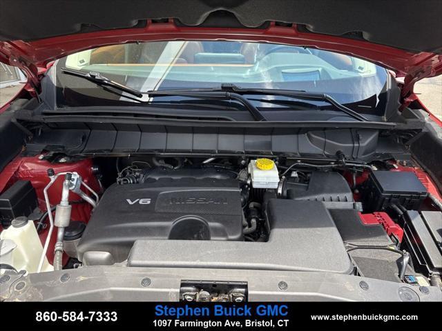 Photo of 2022 Scarlet Ember Tintcoat/Super Black Nissan Pathfinder