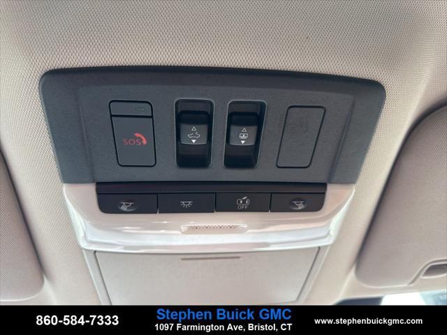 Photo of 2022 Scarlet Ember Tintcoat/Super Black Nissan Pathfinder