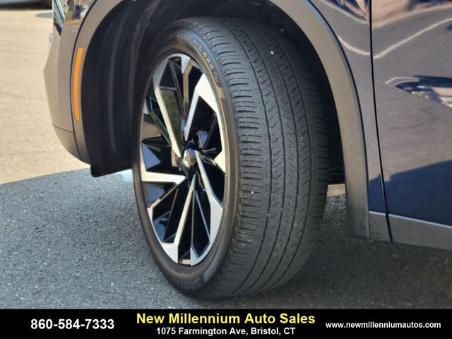 Photo of 2024 Cosmic Blue Metallic Mitsubishi Outlander