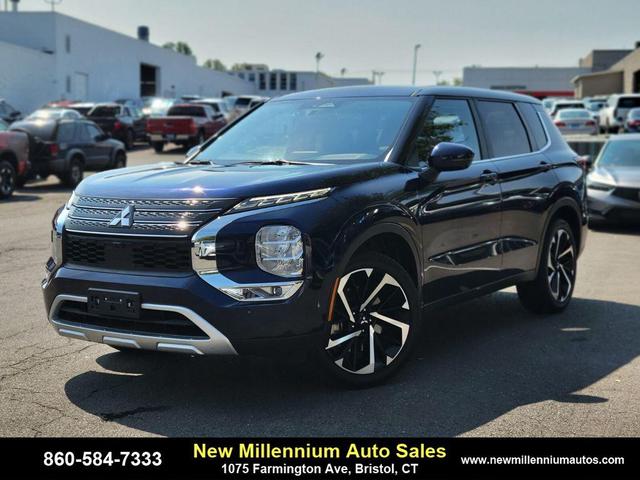 Photo of 2024 Cosmic Blue Metallic Mitsubishi Outlander