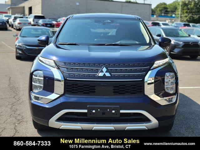 Photo of 2024 Cosmic Blue Metallic Mitsubishi Outlander