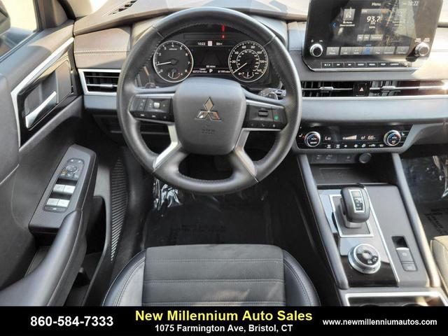 Photo of 2024 Cosmic Blue Metallic Mitsubishi Outlander
