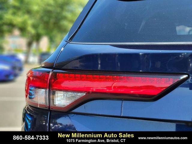 Photo of 2024 Cosmic Blue Metallic Mitsubishi Outlander