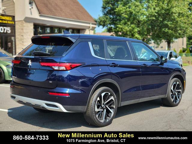 Photo of 2024 Cosmic Blue Metallic Mitsubishi Outlander