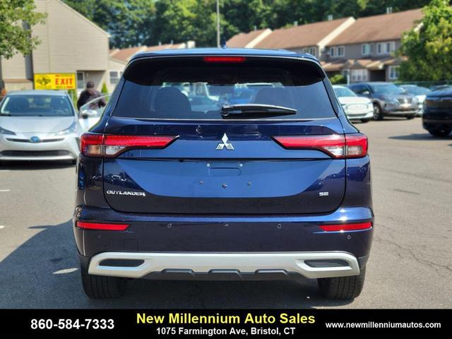 Photo of 2024 Cosmic Blue Metallic Mitsubishi Outlander