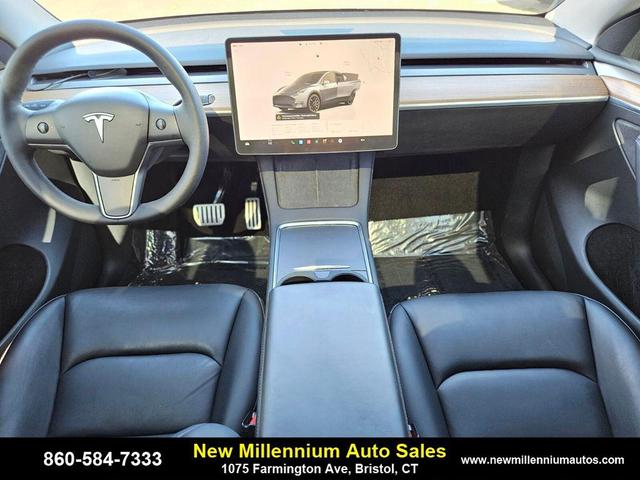 Photo of 2023 Gray Tesla Model Y