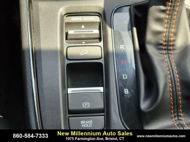Photo of 2024 Lunar Silver Metallic Honda CR-V Hybrid