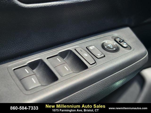 Photo of 2024 Lunar Silver Metallic Honda CR-V Hybrid
