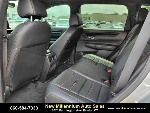 Photo of 2024 Lunar Silver Metallic Honda CR-V Hybrid