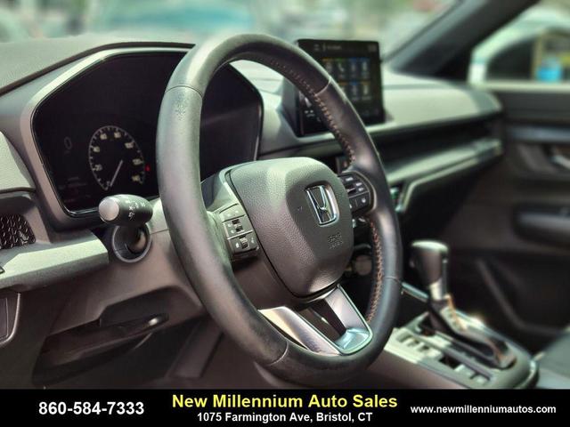 Photo of 2024 Lunar Silver Metallic Honda CR-V Hybrid