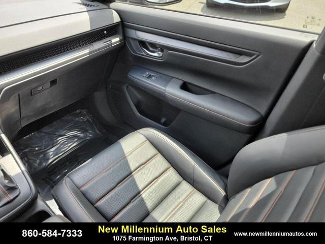 Photo of 2024 Lunar Silver Metallic Honda CR-V Hybrid