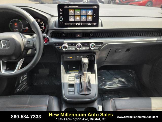 Photo of 2024 Lunar Silver Metallic Honda CR-V Hybrid