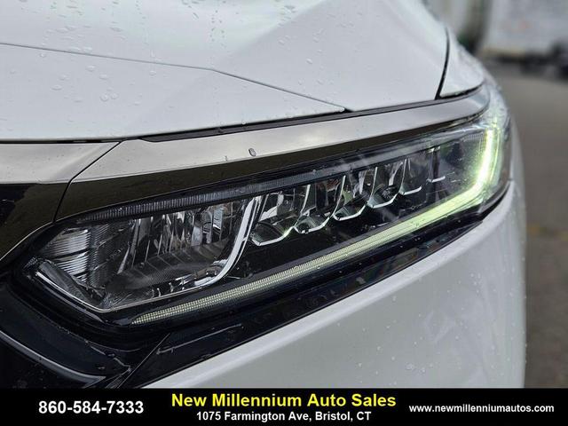 Photo of 2019 Platinum White Pearl Honda Accord