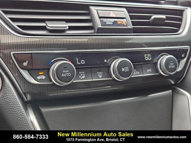Photo of 2019 Platinum White Pearl Honda Accord