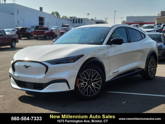 Photo of 2024 White Metallic Ford Mustang Mach-E