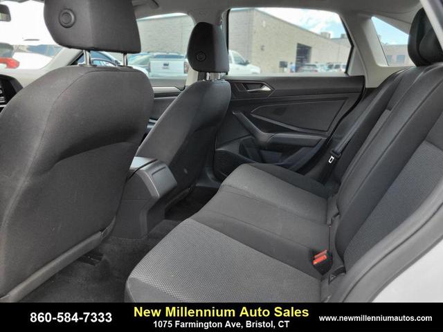 Photo of 2020 Pure White Volkswagen Jetta