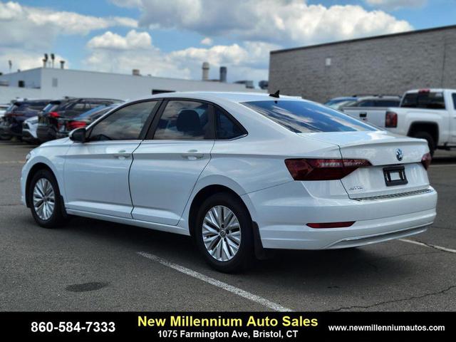 Photo of 2020 Pure White Volkswagen Jetta