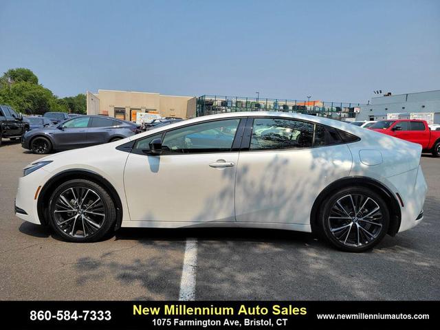 Photo of 2024 White Toyota Prius