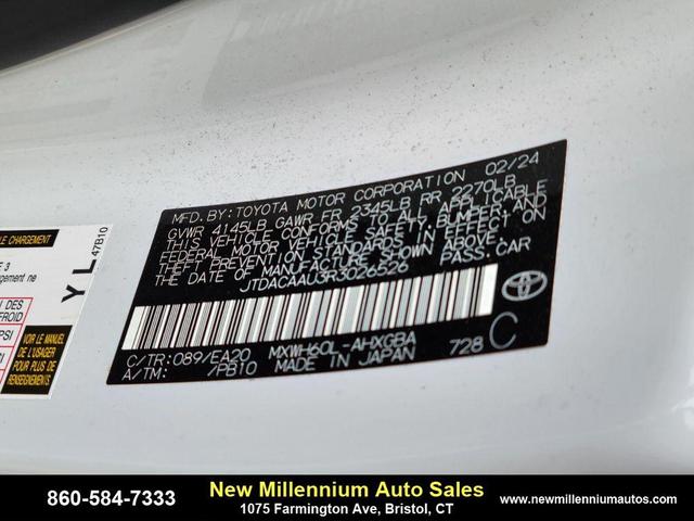 Photo of 2024 White Toyota Prius