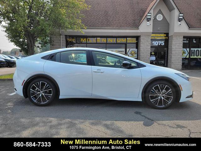 Photo of 2024 White Toyota Prius