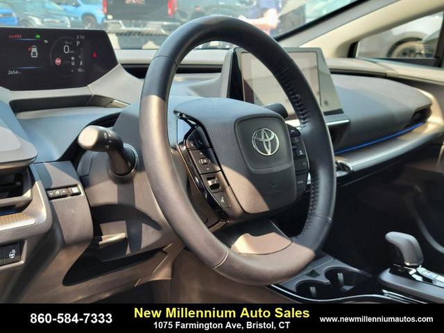 Photo of 2024 White Toyota Prius