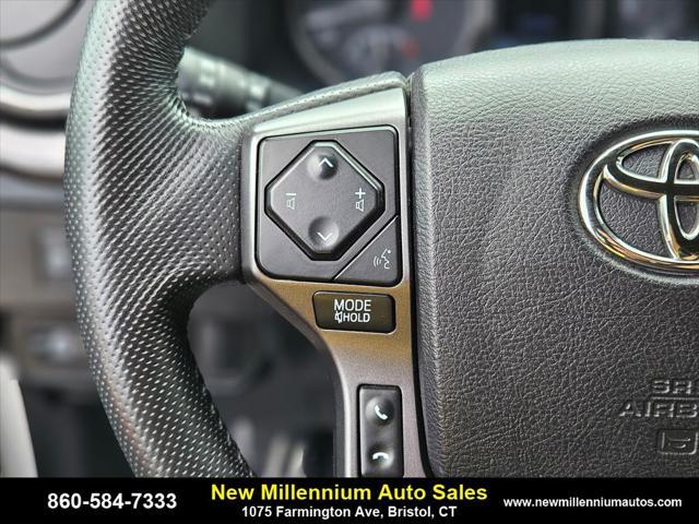 Photo of 2022 White Toyota Tacoma