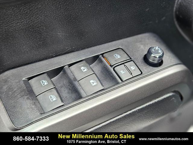 Photo of 2022 White Toyota Tacoma