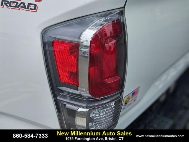 Photo of 2022 White Toyota Tacoma