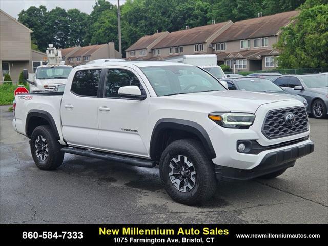 Photo of 2022 White Toyota Tacoma