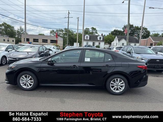Photo of 2025 Midnight Black Metallic Toyota Camry