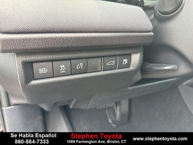 Photo of 2025 Midnight Black Metallic Toyota Camry