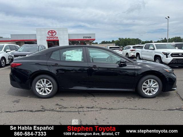 Photo of 2025 Midnight Black Metallic Toyota Camry