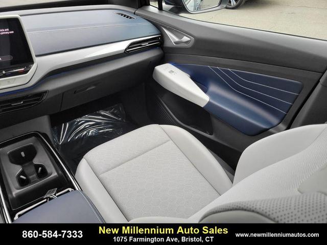 Photo of 2023 Gray Volkswagen ID.4
