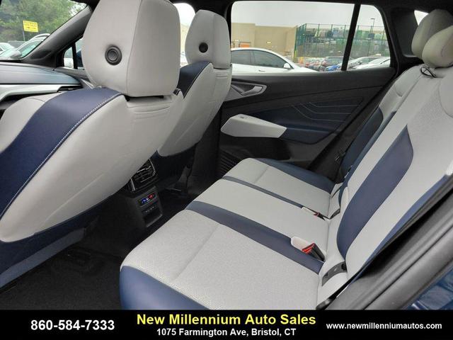 Photo of 2023 Gray Volkswagen ID.4