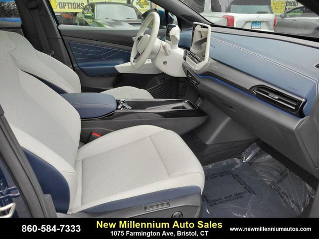 Photo of 2023 Gray Volkswagen ID.4