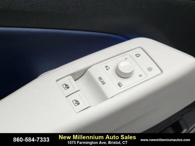 Photo of 2023 Gray Volkswagen ID.4