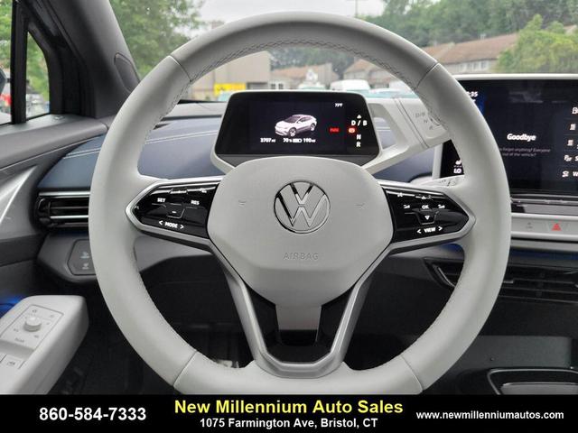 Photo of 2023 Gray Volkswagen ID.4