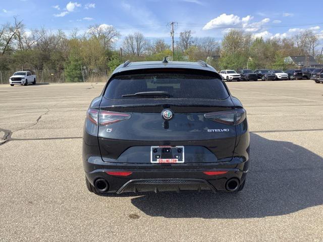 Photo of 2025 Vulcano Black Metallic Alfa Romeo Stelvio