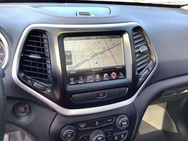 Photo of 2014 Granite Crystal Metallic Clearcoat Jeep Cherokee