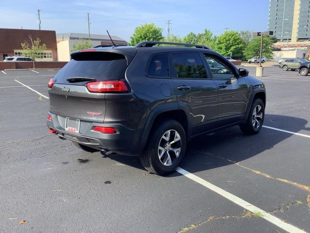 Photo of 2014 Granite Crystal Metallic Clearcoat Jeep Cherokee