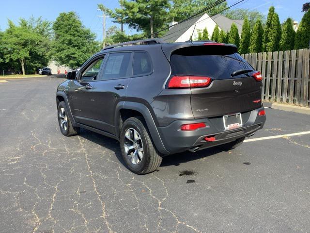 Photo of 2014 Granite Crystal Metallic Clearcoat Jeep Cherokee