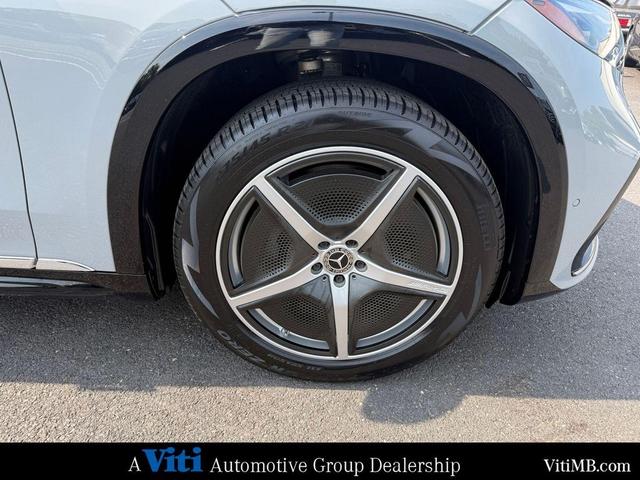 Photo of 2023 MANUFAKTUR Alpine Gray Mercedes-Benz EQS 580