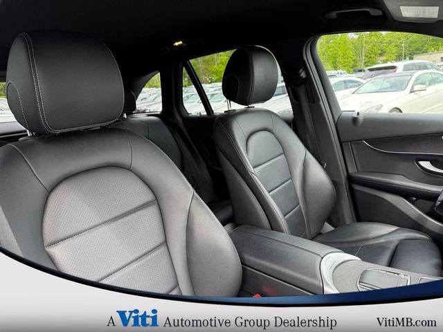 Photo of 2022 Polar White Mercedes-Benz GLC 300