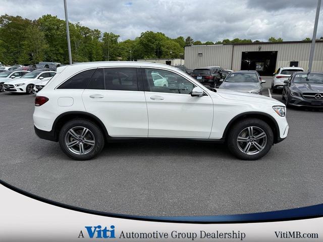 Photo of 2022 Polar White Mercedes-Benz GLC 300