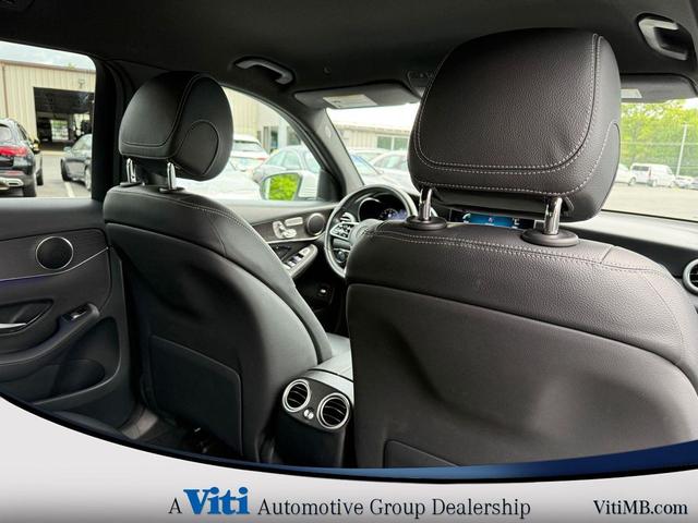 Photo of 2022 Polar White Mercedes-Benz GLC 300