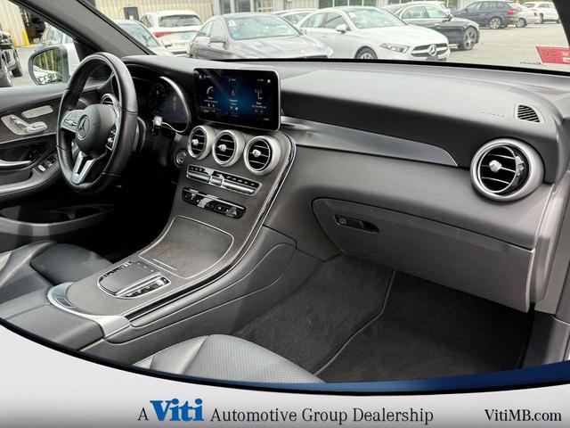 Photo of 2022 Polar White Mercedes-Benz GLC 300