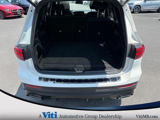 Photo of 2024 Polar White Mercedes-Benz GLB 250