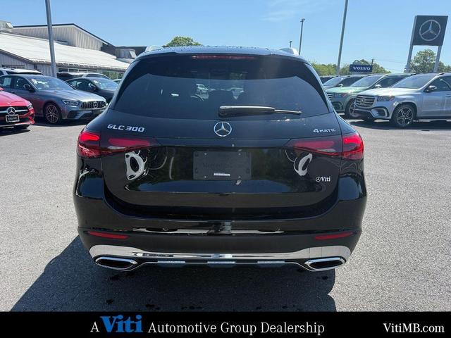 Photo of 2024 Black Mercedes-Benz GLC 300